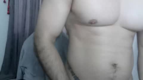 Snapshot of andres180950734 chatting on April 2026 02:33:01 PM andres180950734 online show from April 2026 02:33:01 PM