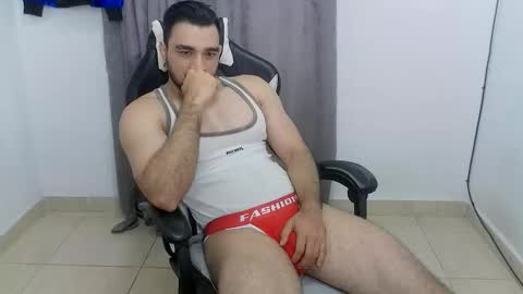Snapshot of andres180950734 chatting on May 2026 12:32:01 PM andres180950734 online show from May 2026 12:32:01 PM
