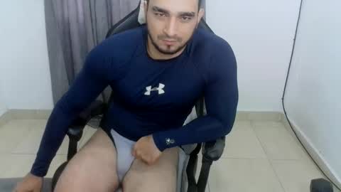 Snapshot of andres180950734 chatting on May 2026 01:05:01 PM andres180950734 online show from May 2026 01:05:01 PM