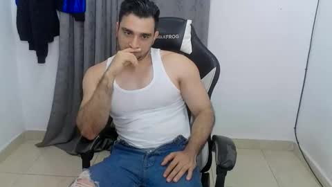 Snapshot of andres180950734 chatting on May 2026 12:52:02 AM andres180950734 online show from May 2026 12:52:02 AM