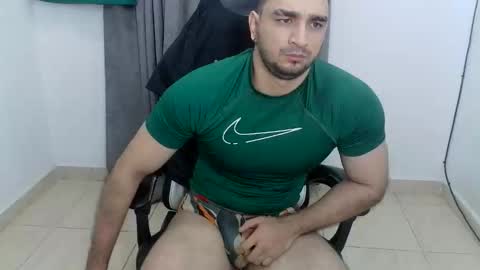 Snapshot of andres180950734 chatting on May 2026 11:43:02 PM andres180950734 online show from May 2026 11:43:02 PM