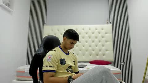 andres_stud online show from March 2026 03:43:02 AM