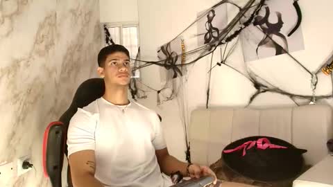 ANDRES  online show from October 2025 12:56:01 PM