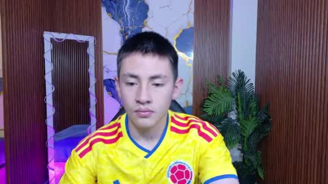 Snapshot of andres_tay chatting on June 2026 01:40:01 AM andres_tay online show from June 2026 01:40:01 AM