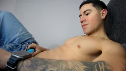 Snapshot of andresjuan92 chatting on May 2026 02:20:02 AM onlyfanscallmegotter online show from May 2026 02:20:02 AM