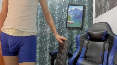 andrew_2811 online show from September 2025 05:40:01 AM