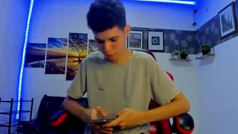 andrew_2811 online show from September 2025 05:31:01 AM