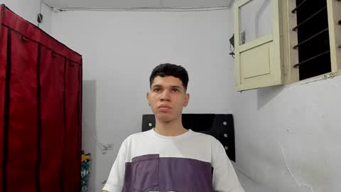 andrew_2811 online show from April 2026 04:32:01 AM