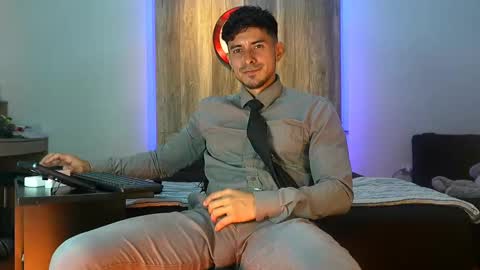 Andrew online show from October 2025 03:07:02 AM