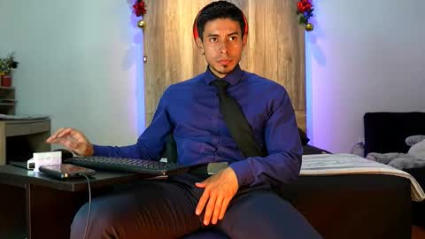 Andrew online show from December 2025 04:30:01 AM