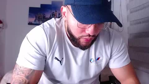 andrew_holden__ online show from November 2025 11:47:02 PM