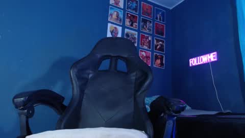 Snapshot of andrew_hoult chatting on December 2024 06:10:02 PM Andrew online show from December 2024 06:10:02 PM