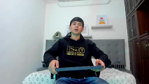 andrew restrepo online show from March 2026 03:40:01 PM