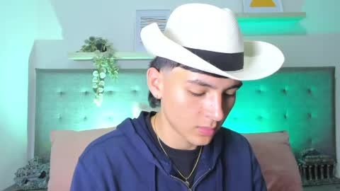 Snapshot of andrew_restrepo chatting on May 2026 03:08:02 PM andrew restrepo online show from May 2026 03:08:02 PM
