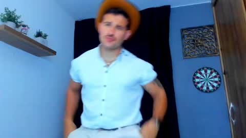 Snapshot of andrewdiaz_ chatting on May 2026 05:59:01 AM Andrew Diaz online show from May 2026 05:59:01 AM