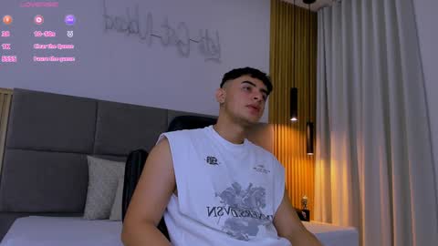 Andrewlamar21 online show from December 2024 01:52:02 PM