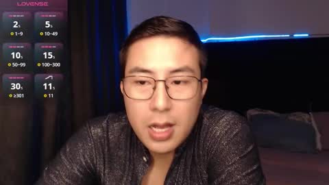 Snapshot of andrewmhilton_ chatting on December 2025 06:51:01 AM andrewmhilton_ online show from December 2025 06:51:01 AM