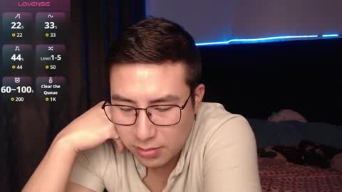 Snapshot of andrewmhilton_ chatting on December 2025 06:20:02 AM andrewmhilton_ online show from December 2025 06:20:02 AM
