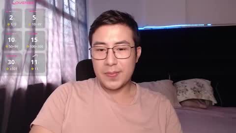 Snapshot of andrewmhilton_ chatting on January 2026 07:30:01 PM andrewmhilton_ online show from January 2026 07:30:01 PM
