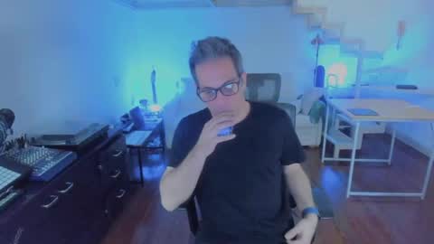 Snapshot of andy0pandi chatting on November 2025 03:34:01 AM Andrew online show from November 2025 03:34:01 AM