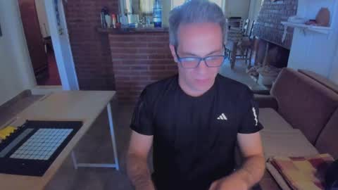 Andrew online show from February 2026 03:45:01 PM