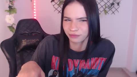 Snapshot of andy_bell_x chatting on May 2026 05:56:02 AM ANDY online show from May 2026 05:56:02 AM