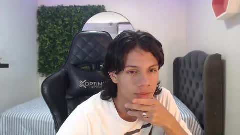 andy_dan1 online show from January 2025 07:28:01 PM