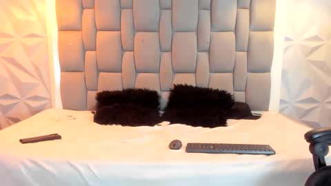 andy_dan1 online show from February 2025 05:50:02 PM