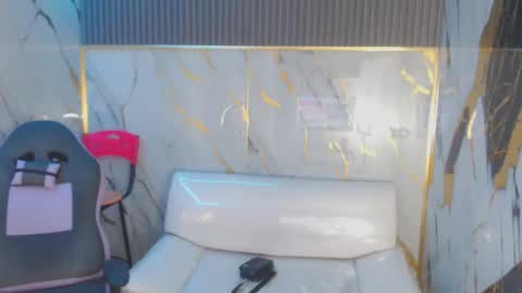 andy_dan1 online show from October 2025 02:39:02 PM