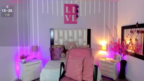 Andrea online show from February 2026 01:18:02 PM