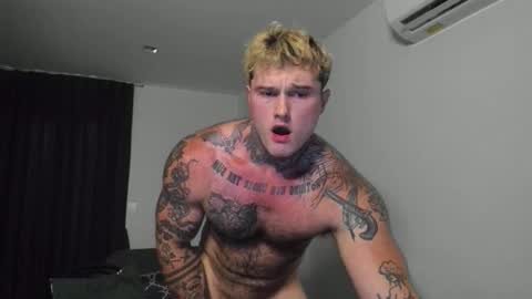 Snapshot of andy_hunk chatting on April 2026 01:00:02 AM Andrew online show from April 2026 01:00:02 AM