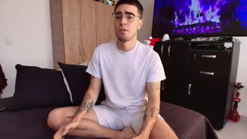 Snapshot of andy_shaaw chatting on January 2026 01:46:01 PM Andres online show from January 2026 01:46:01 PM