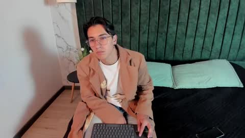 Andy Joy  online show from April 2026 11:44:02 AM