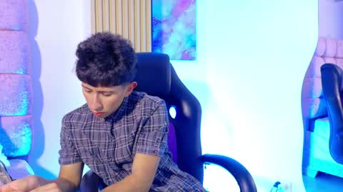 Snapshot of andyjustgame_ chatting on May 2026 04:58:02 PM andyjustgame online show from May 2026 04:58:02 PM