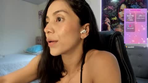 Andrea online show from October 2025 08:43:02 PM