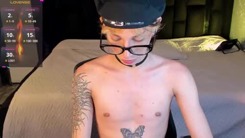 Andy online show from October 2025 09:23:02 PM