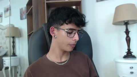 andyxibrat online show from April 2026 06:57:01 PM