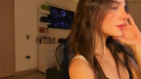 Snapshot of anelisse_ chatting on October 2025 05:52:02 AM online show from October 2025 05:52:02 AM