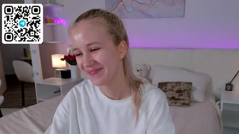 Snapshot of anellyball_ chatting on April 2026 01:41:02 PM Anelly online show from April 2026 01:41:02 PM