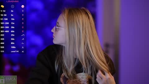 Snapshot of angeellina chatting on December 2024 11:23:02 PM angeellina online show from December 2024 11:23:02 PM