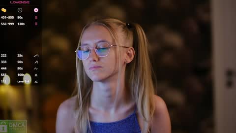 Snapshot of angeellina chatting on December 2024 05:37:02 PM angeellina online show from December 2024 05:37:02 PM