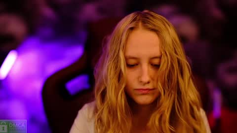 Snapshot of angeellina chatting on January 2025 07:53:02 PM angeellina online show from January 2025 07:53:02 PM