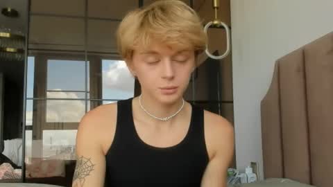 angel_andreww online show from April 2026 10:46:01 AM