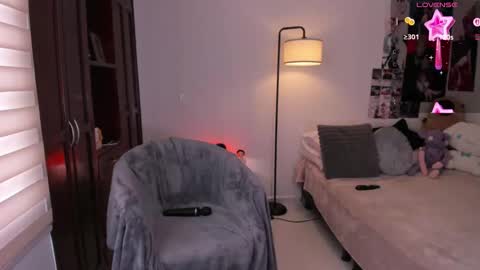 Angel   help me with 100 thumbs up online show from September 2025 09:17:02 PM