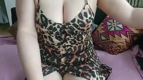 Angel coco online show from October 2025 08:27:05 AM