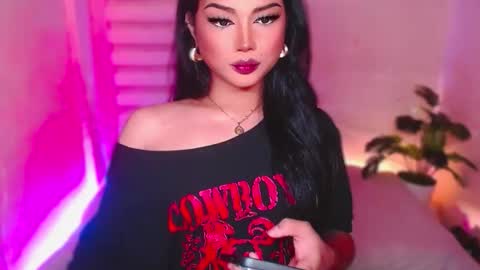 Snapshot of angel_eloaxx chatting on June 2026 08:33:02 PM Angel online show from June 2026 08:33:02 PM