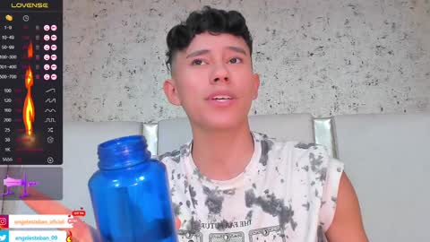 ngel Esteban  online show from March 2025 10:00:02 AM