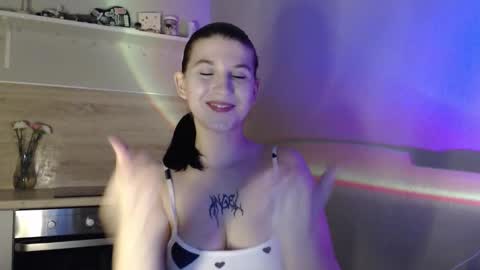 Snapshot of angel_gelya chatting on October 2025 02:03:01 PM Angel online show from October 2025 02:03:01 PM