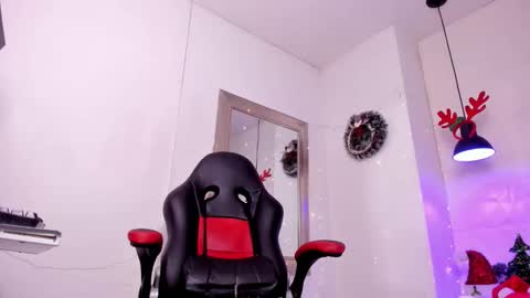 angel hardy online show from November 2025 12:06:01 PM