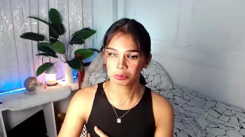 angela online show from January 2025 08:01:02 PM